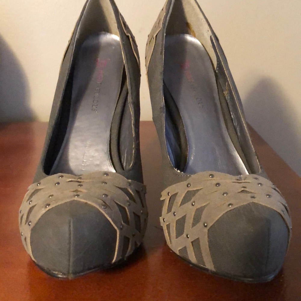 Gray high heel pumps
